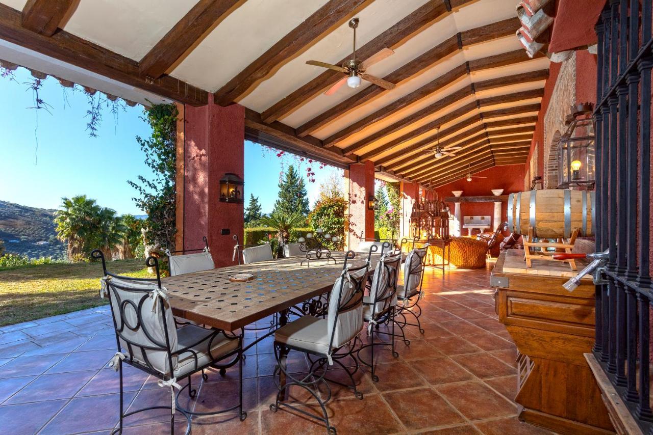 Casa Flores Con Piscina Interior Climatizada Alcaucín Extérieur photo