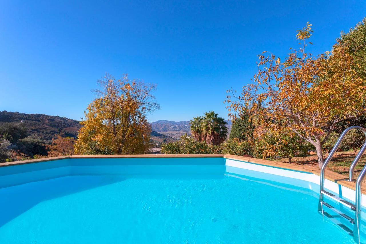 Casa Flores Con Piscina Interior Climatizada Alcaucín Extérieur photo