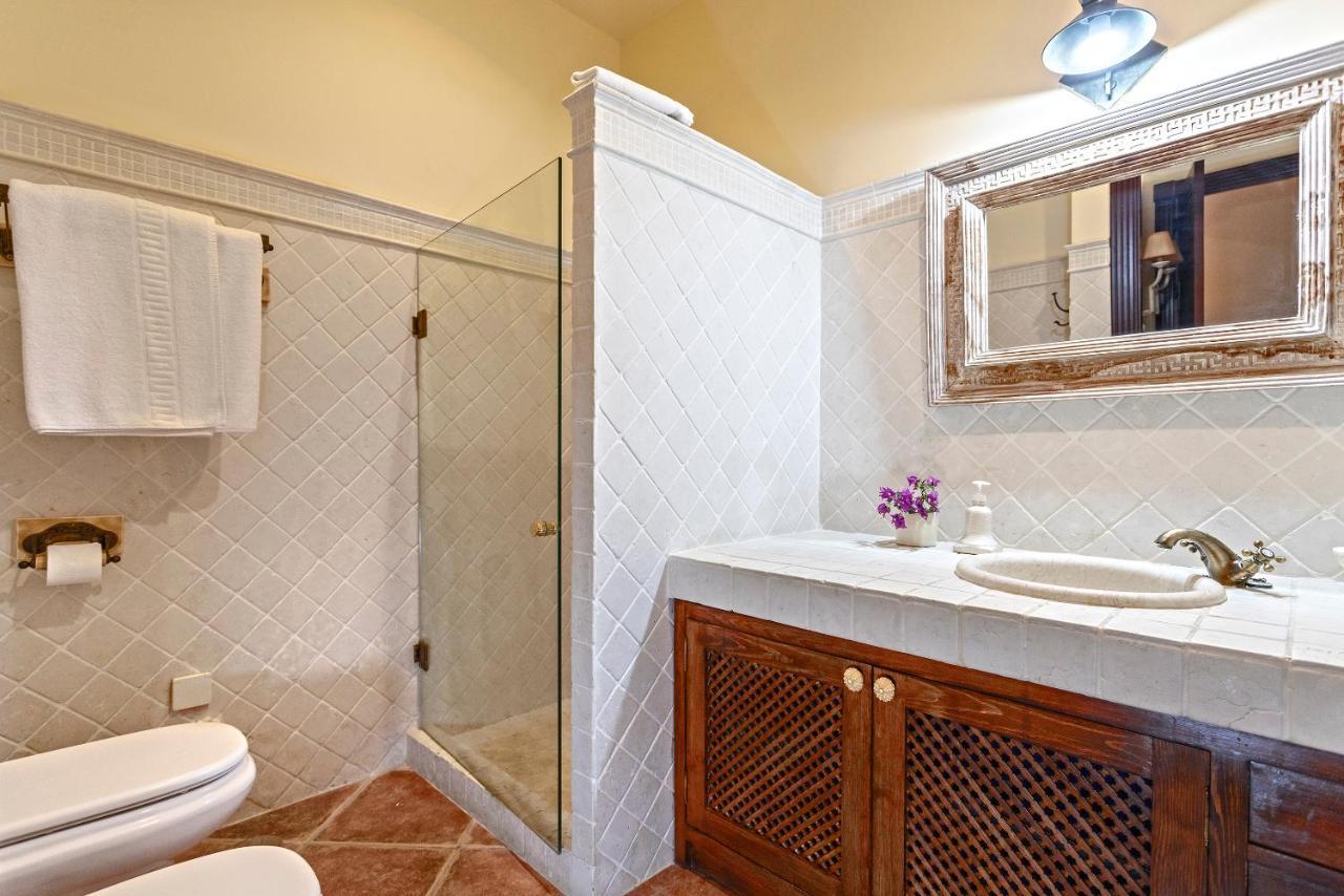 Casa Flores Con Piscina Interior Climatizada Alcaucín Extérieur photo
