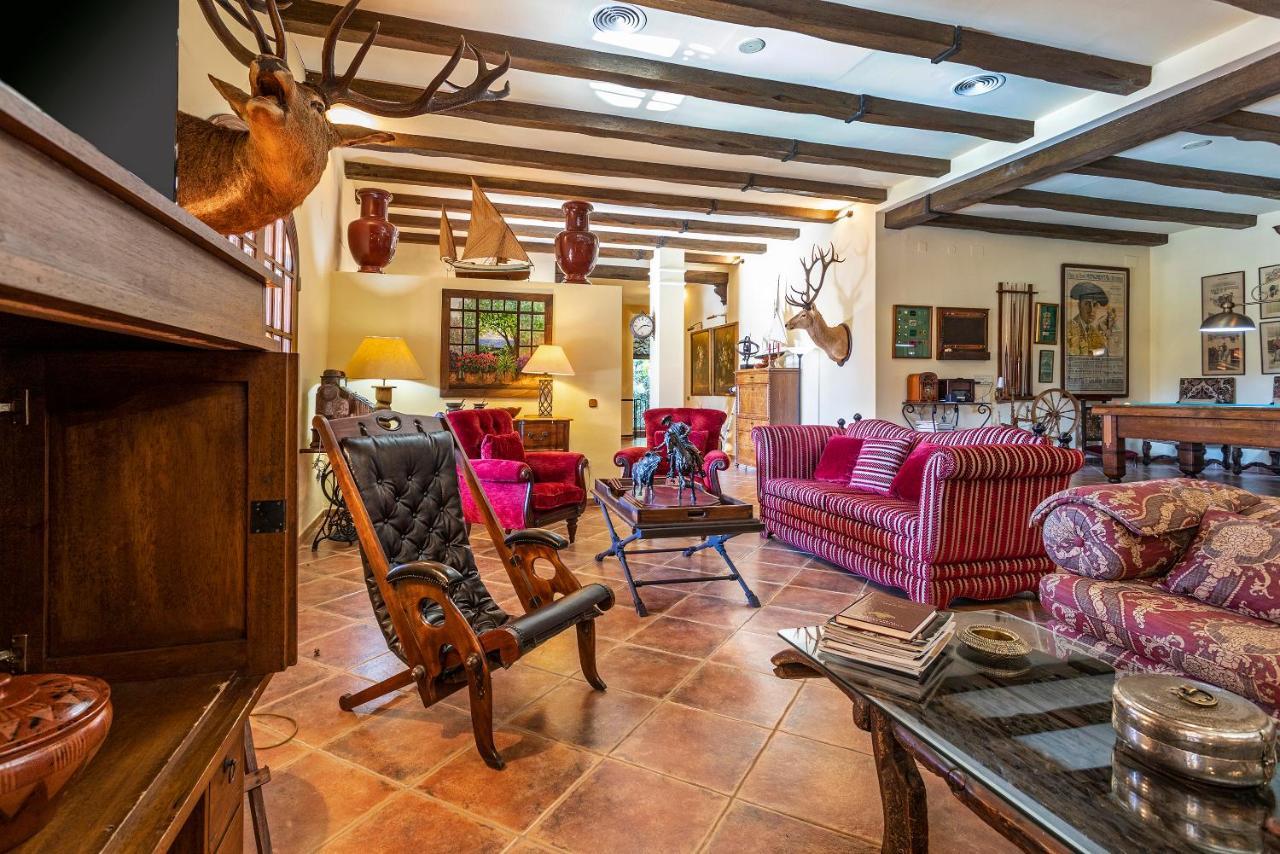 Casa Flores Con Piscina Interior Climatizada Alcaucín Extérieur photo