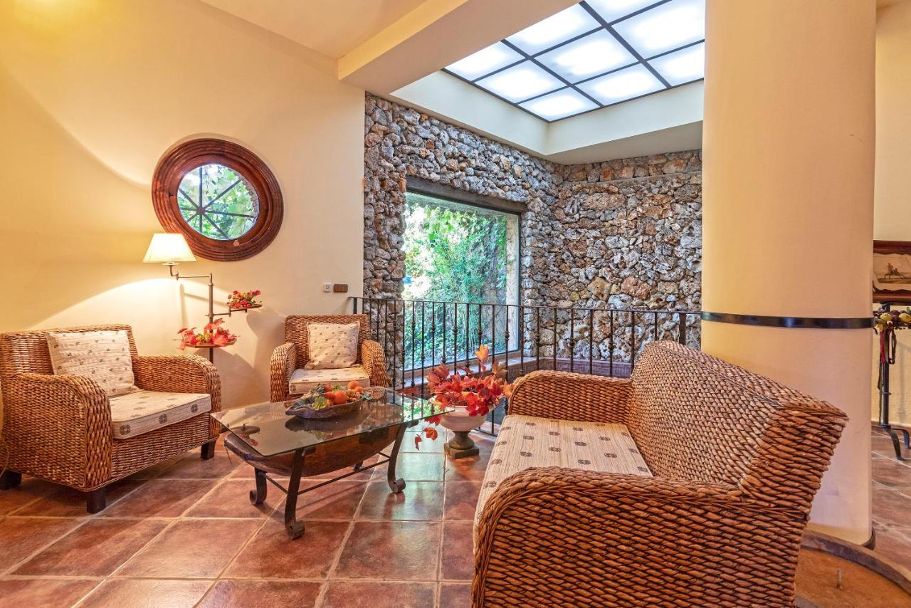 Casa Flores Con Piscina Interior Climatizada Alcaucín Extérieur photo