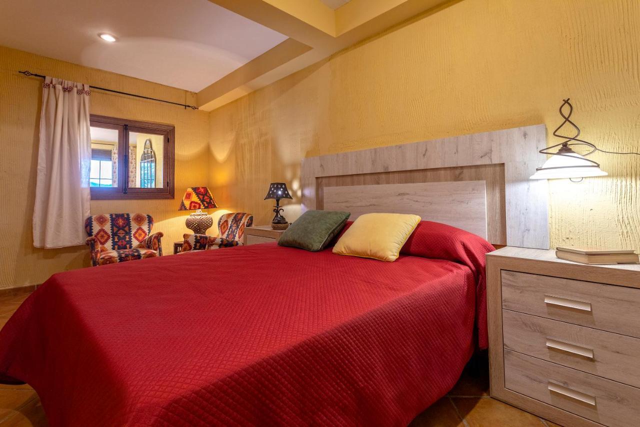 Casa Flores Con Piscina Interior Climatizada Alcaucín Extérieur photo