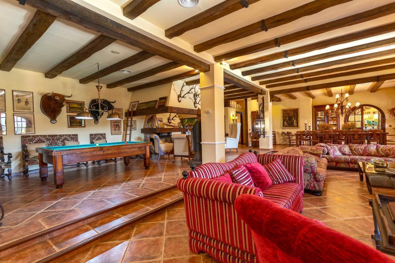 Casa Flores Con Piscina Interior Climatizada Alcaucín Extérieur photo