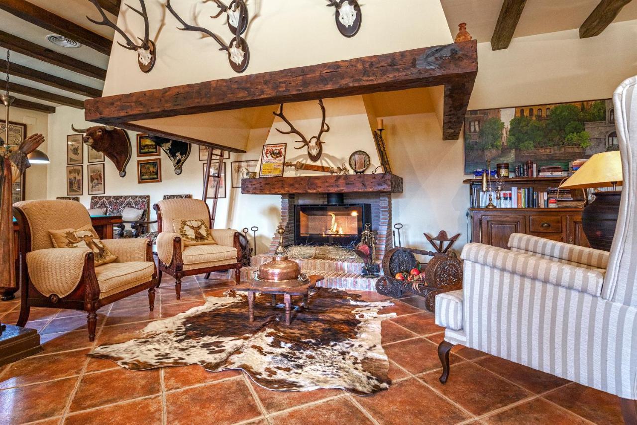 Casa Flores Con Piscina Interior Climatizada Alcaucín Extérieur photo